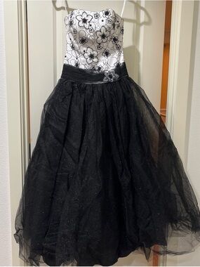 Strapless Black and White Floral Tulle Prom Dress